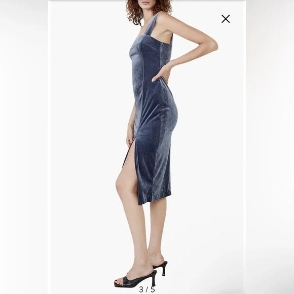 New Bardot Amalie velour midi dress in blue - Picture 3 of 7